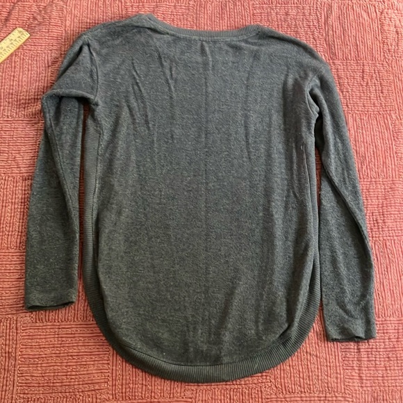 Kismet women’s XS soft Heather Gray Knit Top - Picture 10 of 15